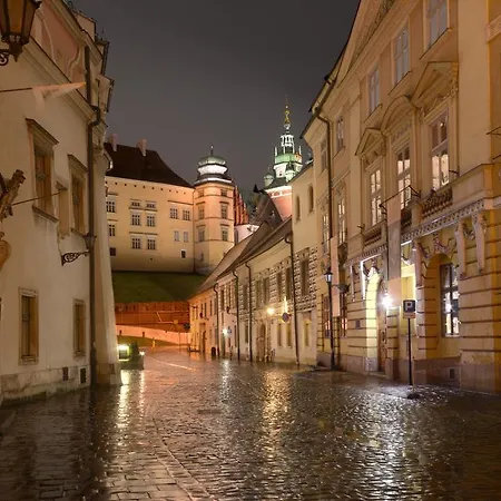Toop - Near Market Square Apartment *
