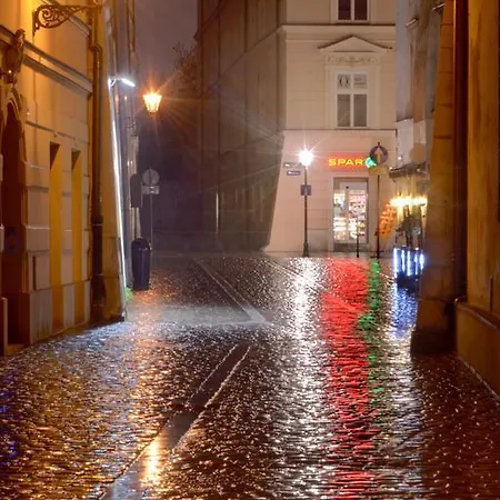 Toop - Near Market Square Apartament